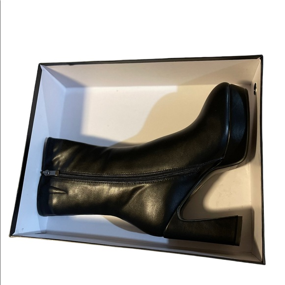 AZALEA WANG BAD GIRLS ONLY CHUNKY BOOTIE BLACK VEGAN LEATHER PLATFORM HEEL BOOTS - Picture 6 of 9